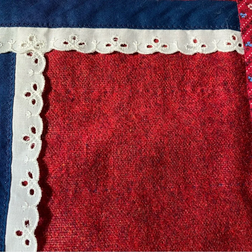 Vtg MCM Handmade Quilt Bedspread Bright Cranes Birds Maroon Wool Floral 58”x82”